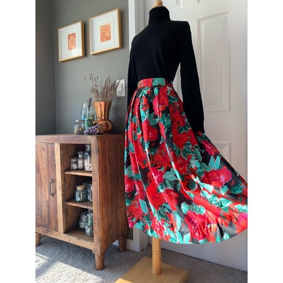 Vintage Dresses & Skirts - Vintage "Queen of Hearts" rose print maxi skirt 3152